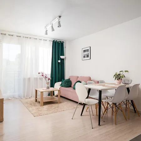 Apartament Metro Stokłosy Charming By Bookinghost