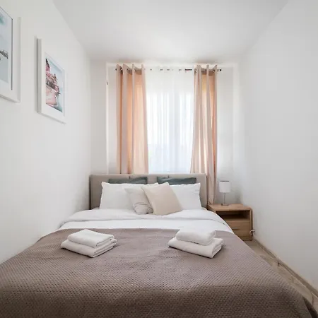 Metro Stokłosy Charming By Bookinghost Apartament