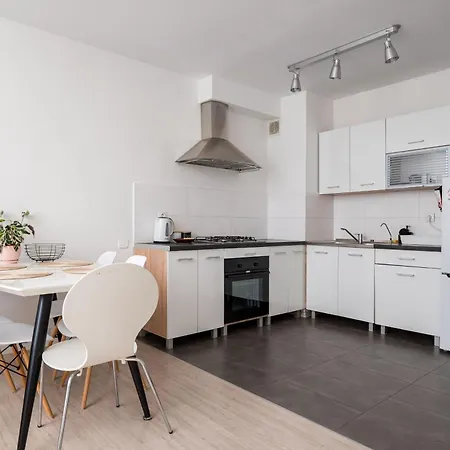 Metro Stokłosy Charming By Bookinghost Apartament